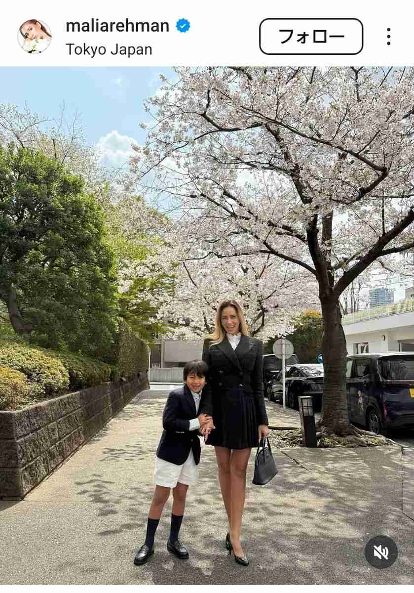 入学式コーデ衝撃！42歳有名モデル　膝上20センチ「めっちゃ綺麗」孫もいるシングルマザー