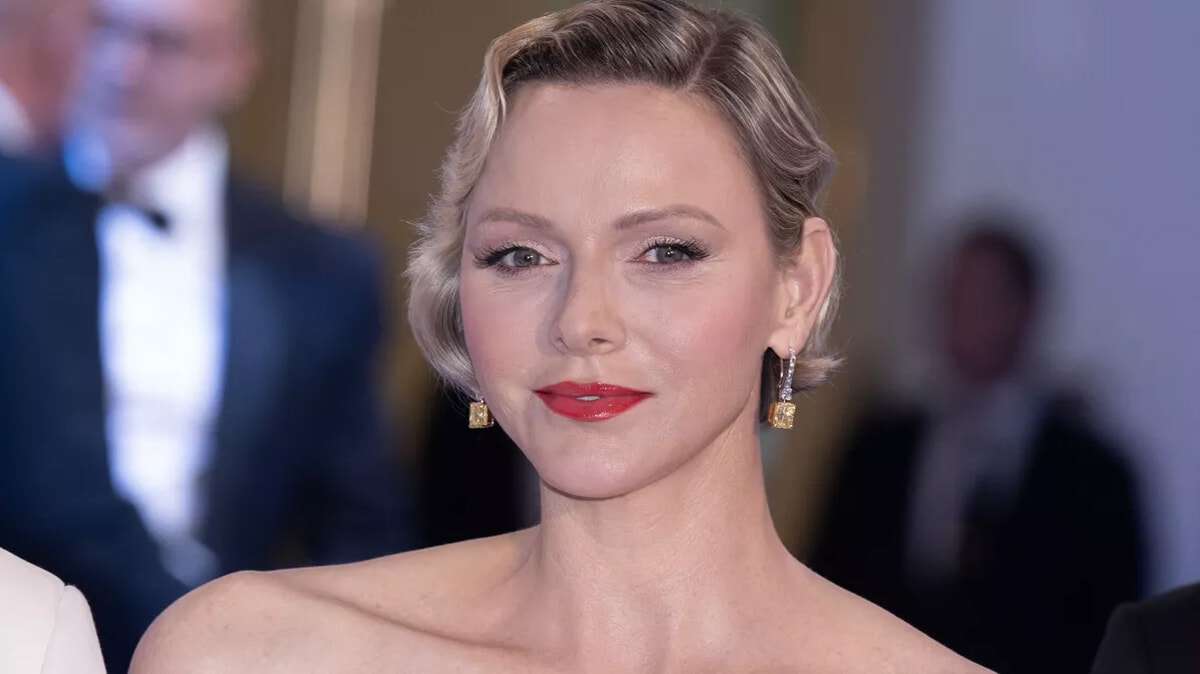 ローマ教皇の公式謁見に、モナコの公妃やスペインの王妃らが「白いドレス」を着用。その特別なワケとは…？（フィガロジャポン） - Yahoo!ニュース