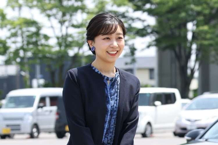 《“完売”の人気ぶり》佳子さまが2日連続で着用された「5000円以下」美濃焼イヤリング　 “眞子さんのセットアップ”と色を合わせる絶妙コーデも（NEWSポストセブン） - Yahoo!ニュース