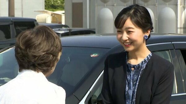 佳子さまが「生きた化石」の保護活動続ける高校生と交流　オオサンショウウオの生息地　岐阜県訪問｜FNNプライムオンライン