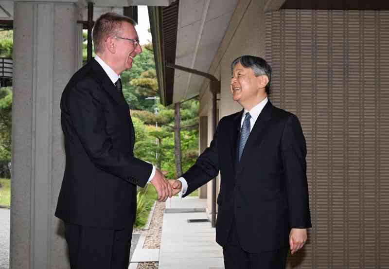 天皇陛下、ラトビア・ブルガリアの大統領と相次ぎ面会　万博で来日（毎日新聞） - Yahoo!ニュース