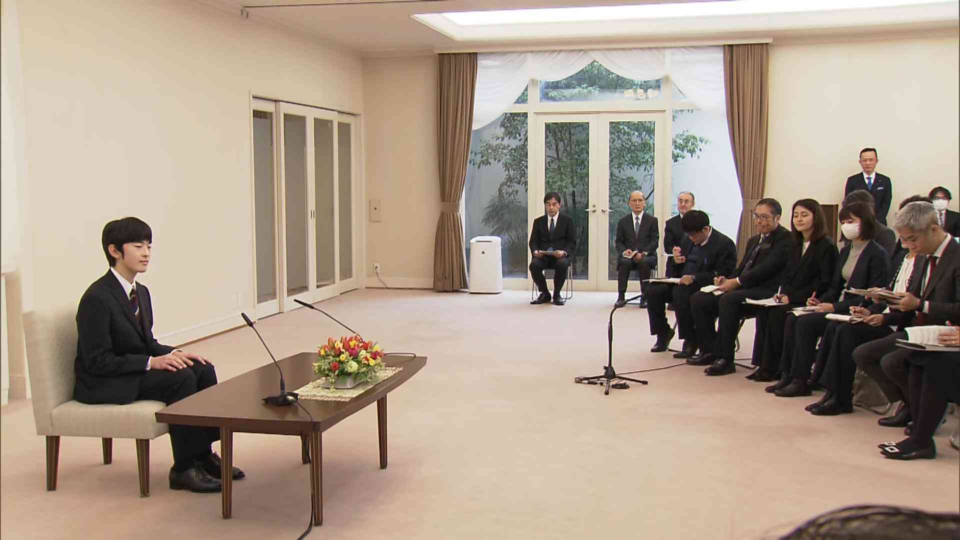 「はい、緊張しております」悠仁さま初めての記者会見　男性皇族の成年の記者会見は父・秋篠宮さま以来40年ぶり（FNNプライムオンライン） - Yahoo!ニュース