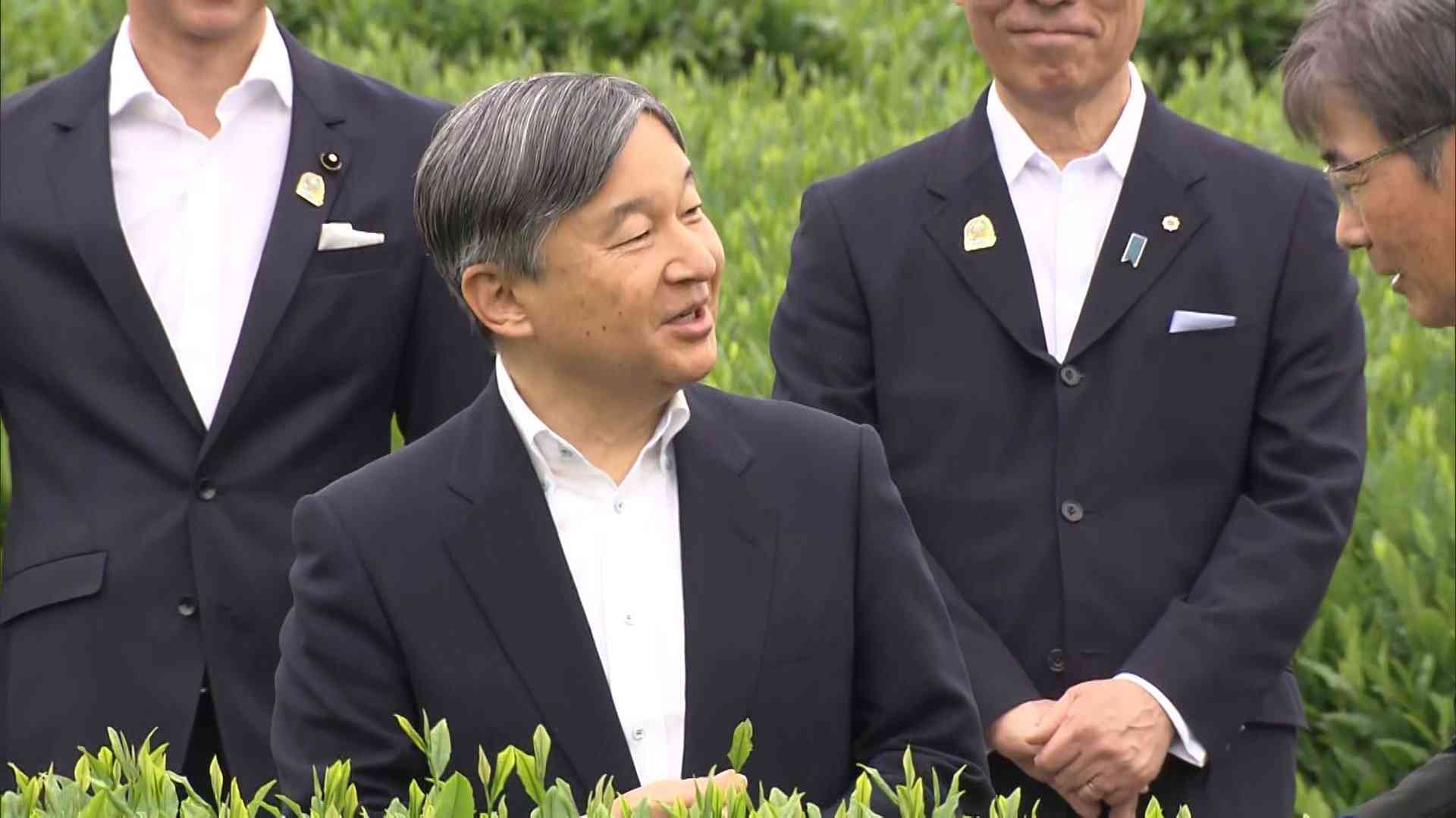 天皇陛下が狭山茶の茶畑を視察　「近年の暑さはどうですか」特別支援学校の高校生とも交流　埼玉県訪問（FNNプライムオンライン（フジテレビ系）） - Yahoo!ニュース