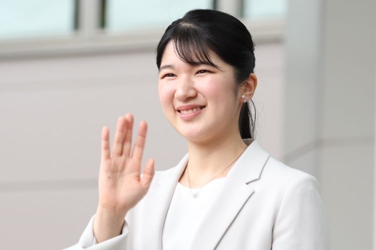 《万博で“外国人突撃”が原因か》愛子さまフィーバーの裏で厳戒警備の異常事態（NEWSポストセブン） - Yahoo!ニュース