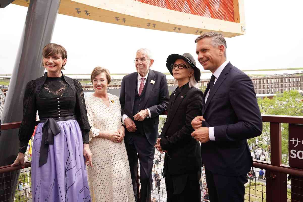 オーストリアの観光大使務めるHYDEさんが魅力をPR　万博会場で大統領らと対面（産経新聞） - Yahoo!ニュース