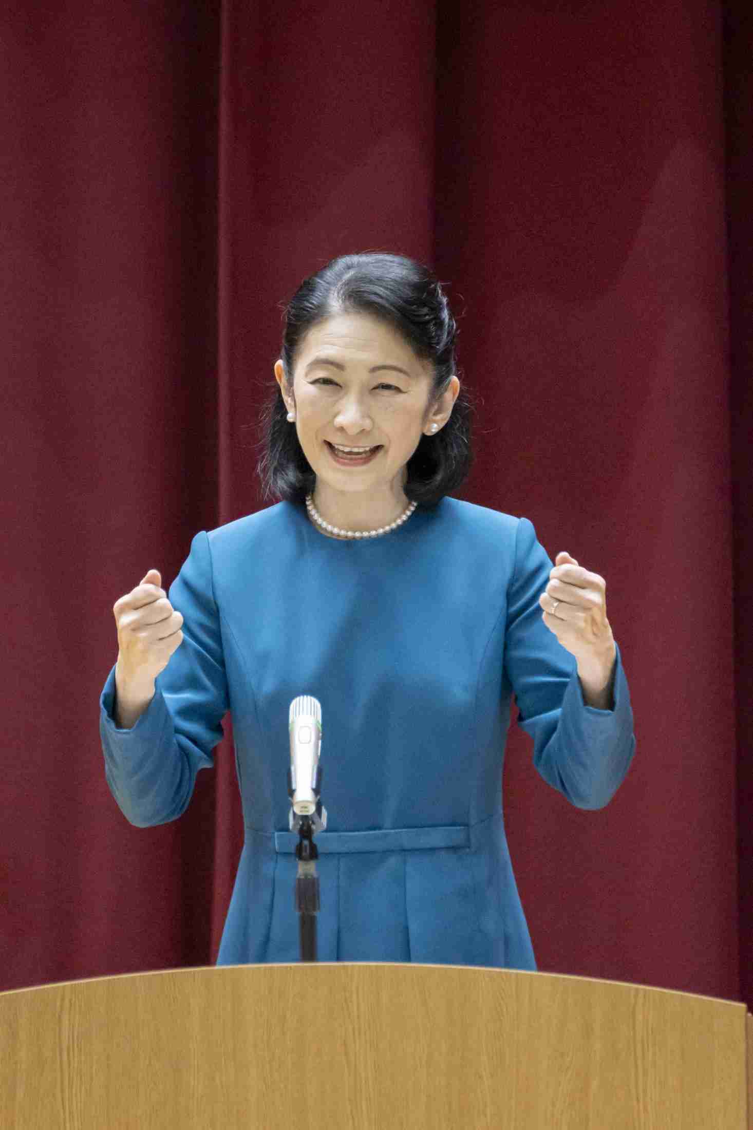 紀子さま、特別支援学校を訪問　記念式典で手話あいさつ（共同通信） - Yahoo!ニュース