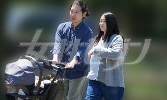 【独占撮 ベビーカーを押す姿】小室眞子さんが第一子を出産、圭さんがパパに！　新居に引っ越し、“理想の家”で出産準備を進めていた  (1/3)| 女性セブンプラス