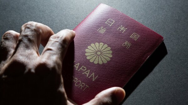 パスポートセンター窓口勤務の中国人が個人情報漏洩の衝撃…事件が突き付けた平和ボケ日本の危険性【専門家解説】 日本カウンターインテリジェンス協会代表理事・稲村悠｜FNNプライムオンライン