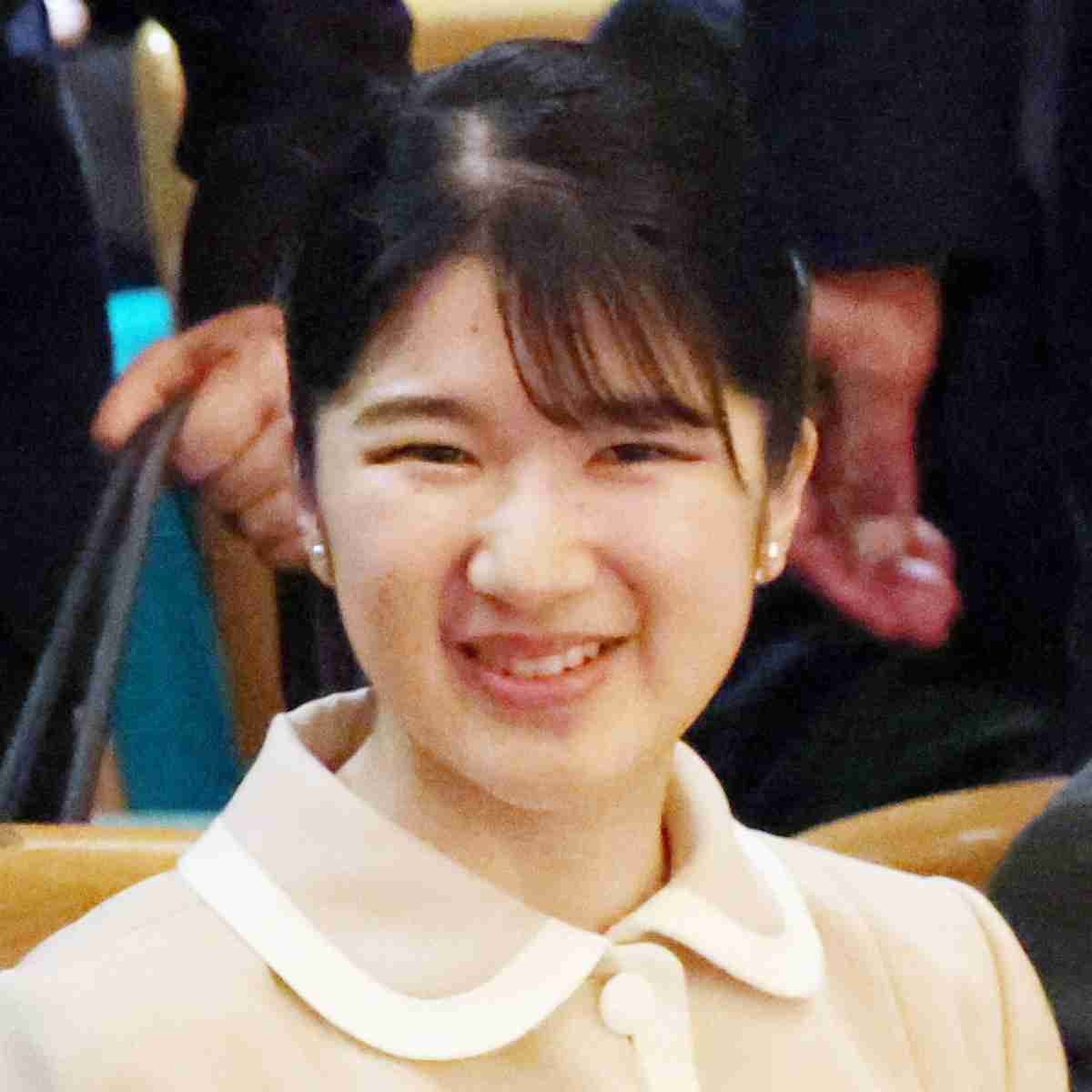 「初めて拝見しました」「知的で素敵」愛子さま　お忍びコンサートで報じられたメガネ姿にSNS歓喜！（女性自身） - Yahoo!ニュース