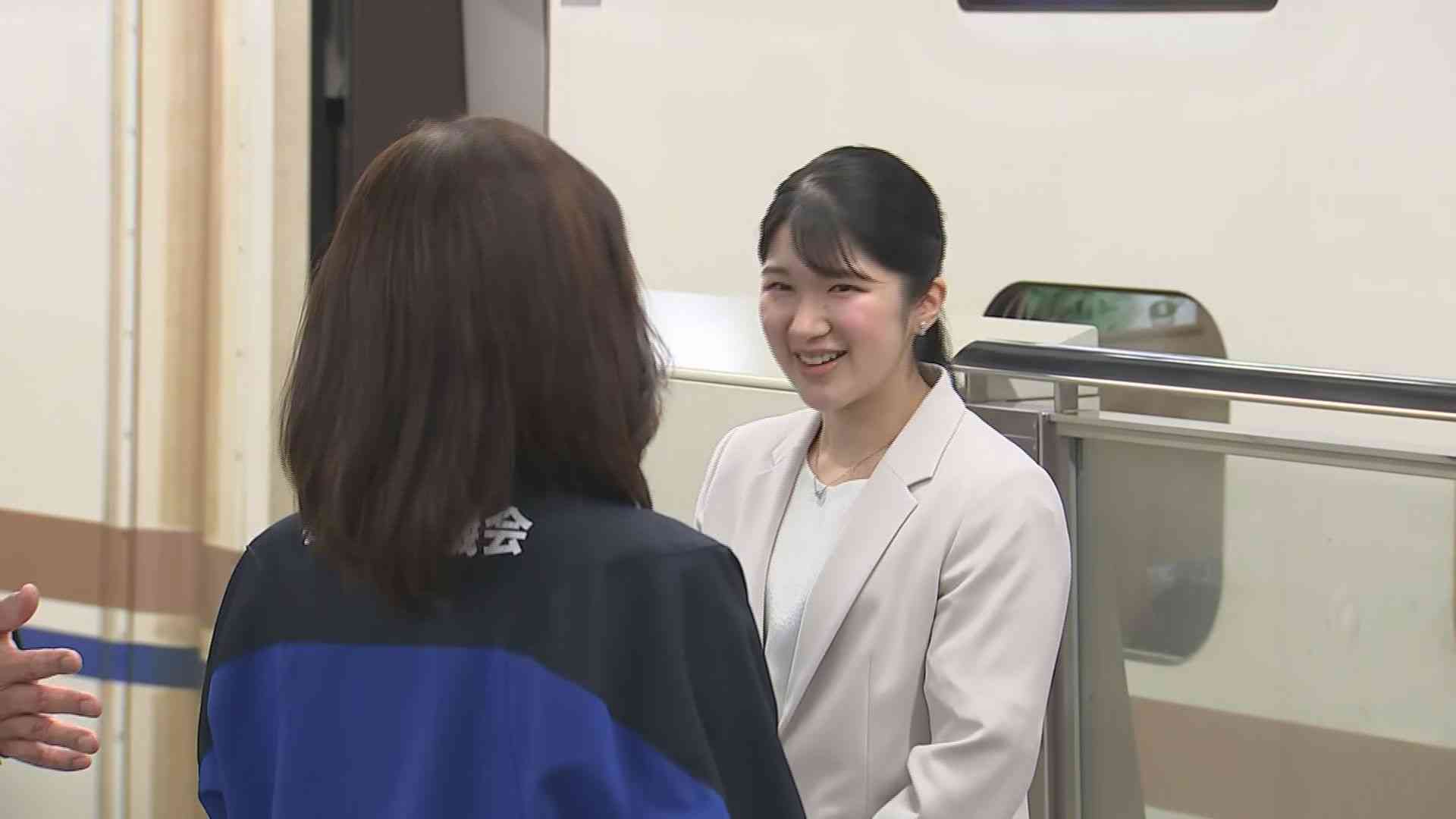 【速報】天皇皇后両陛下の長女愛子さまが初の石川県入り 金沢駅で市民からの歓迎受けられる（MRO北陸放送） - Yahoo!ニュース
