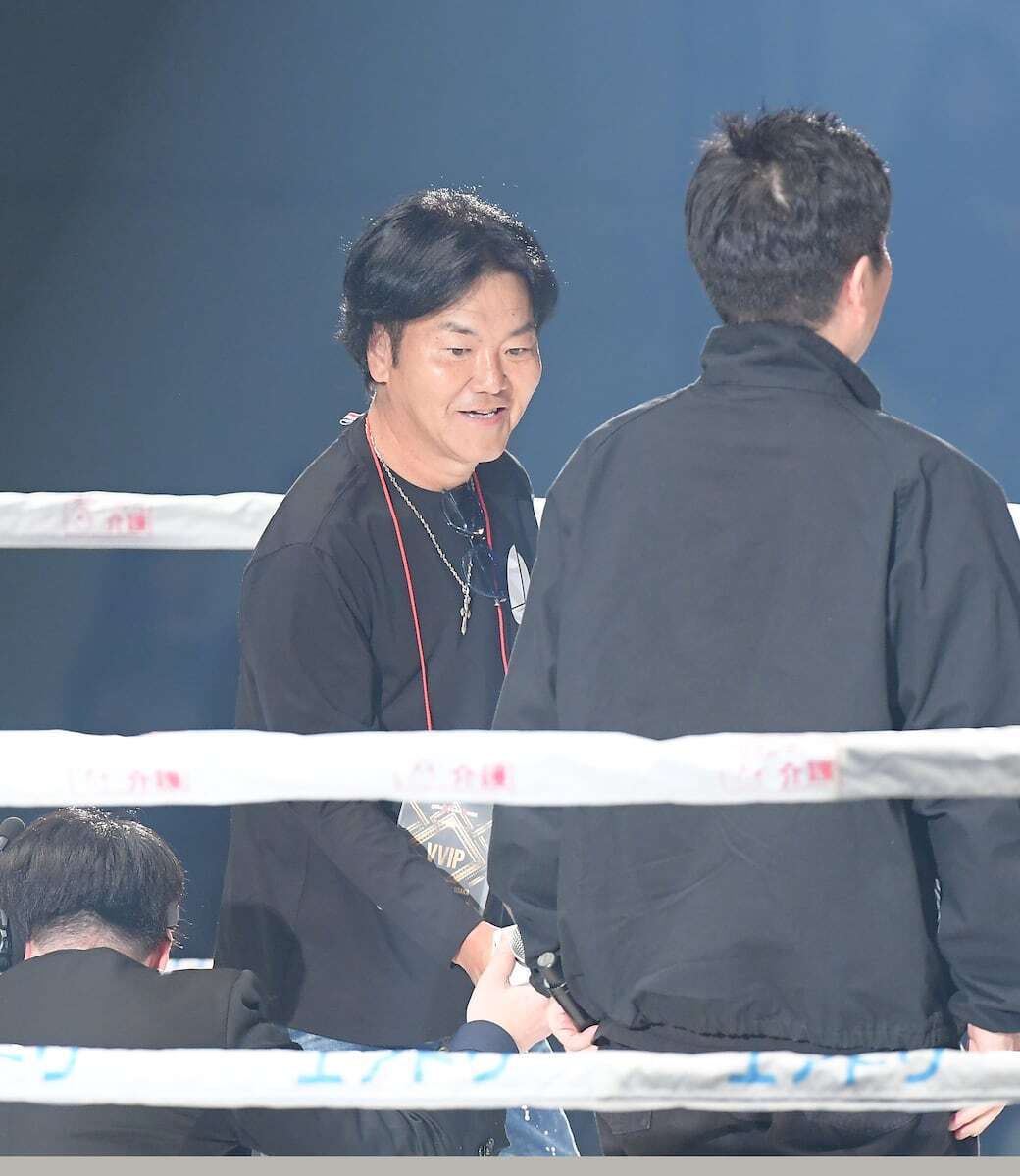 ボクシング　島田紳助氏がリングに上がり「亀田家最終章。最後まで感動させてください」と涙でエール　亀田興毅氏も声を震わせる（サンケイスポーツ） - Yahoo!ニュース