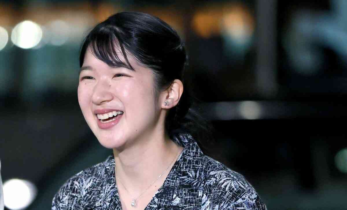 (2ページ目)インスタに「萌え」な愛子さまと天皇ご一家　メガネ、キャラTにみんなが「ほっこり」する理由 | AERA DIGITAL（アエラデジタル）