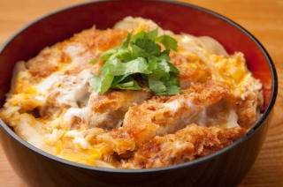 海外から友人(日本初めて)が遊びに来るなら何をご馳走する?