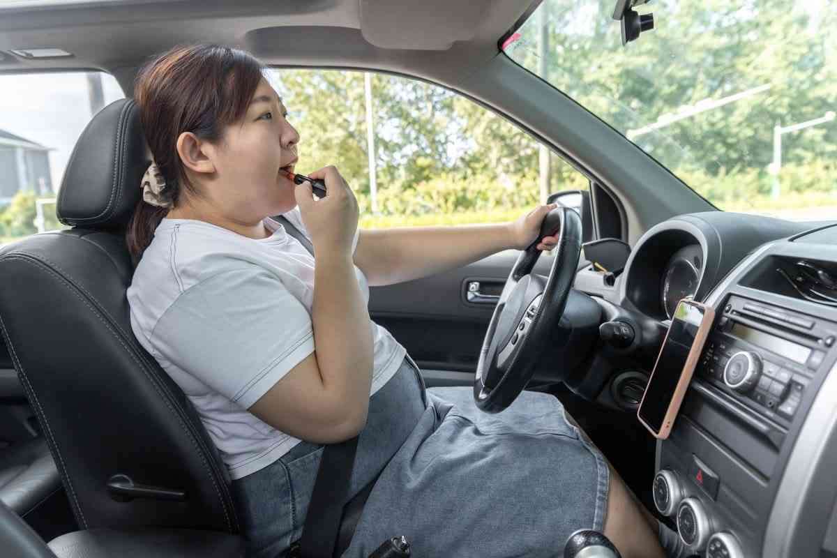 「給食費滞納して新車を買うバカ親がいるんです」元教師の告発。「唐揚げ1個問題」に見る学校給食の今【専門家解説】