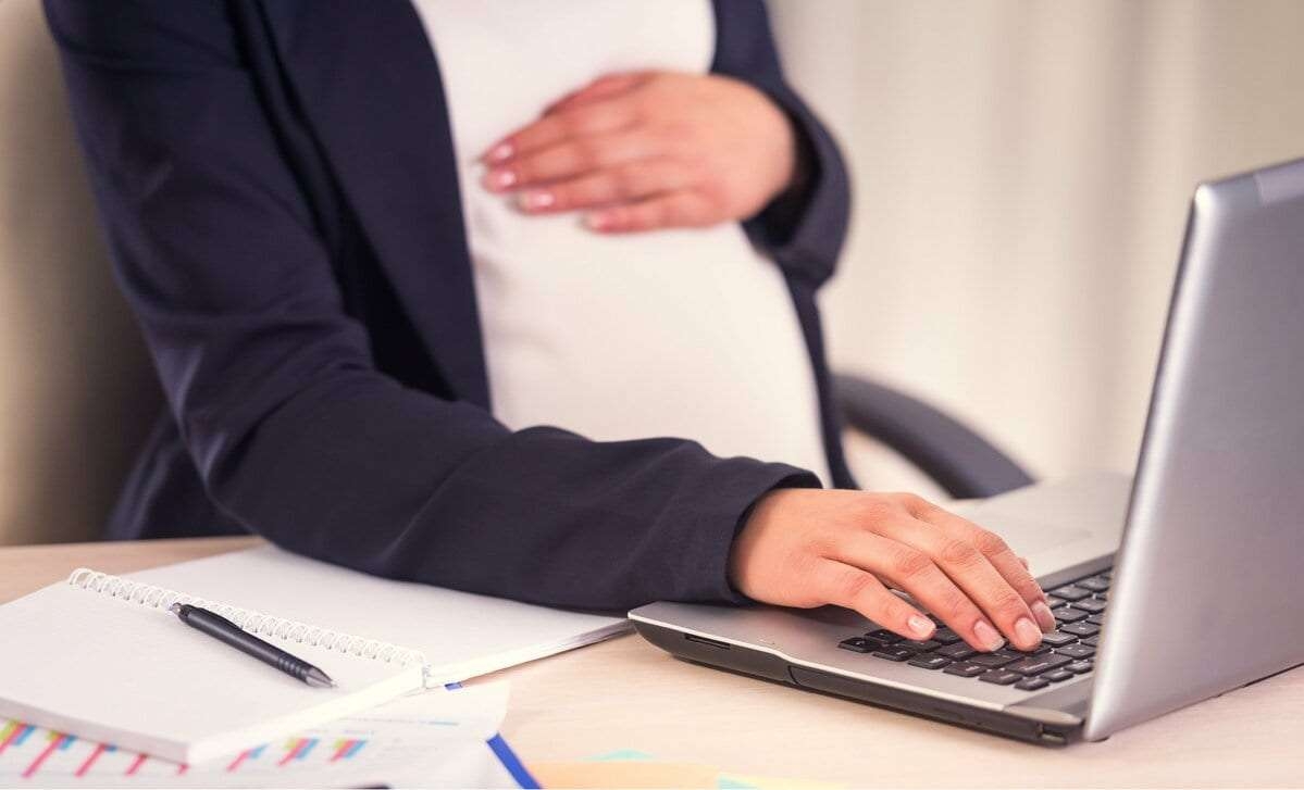 「夫に養ってもらえばいいじゃないか」　非正規公務員の“妊婦切り”　産休・育休を取らせず雇い止めに　なぜ各地で起きているのか
