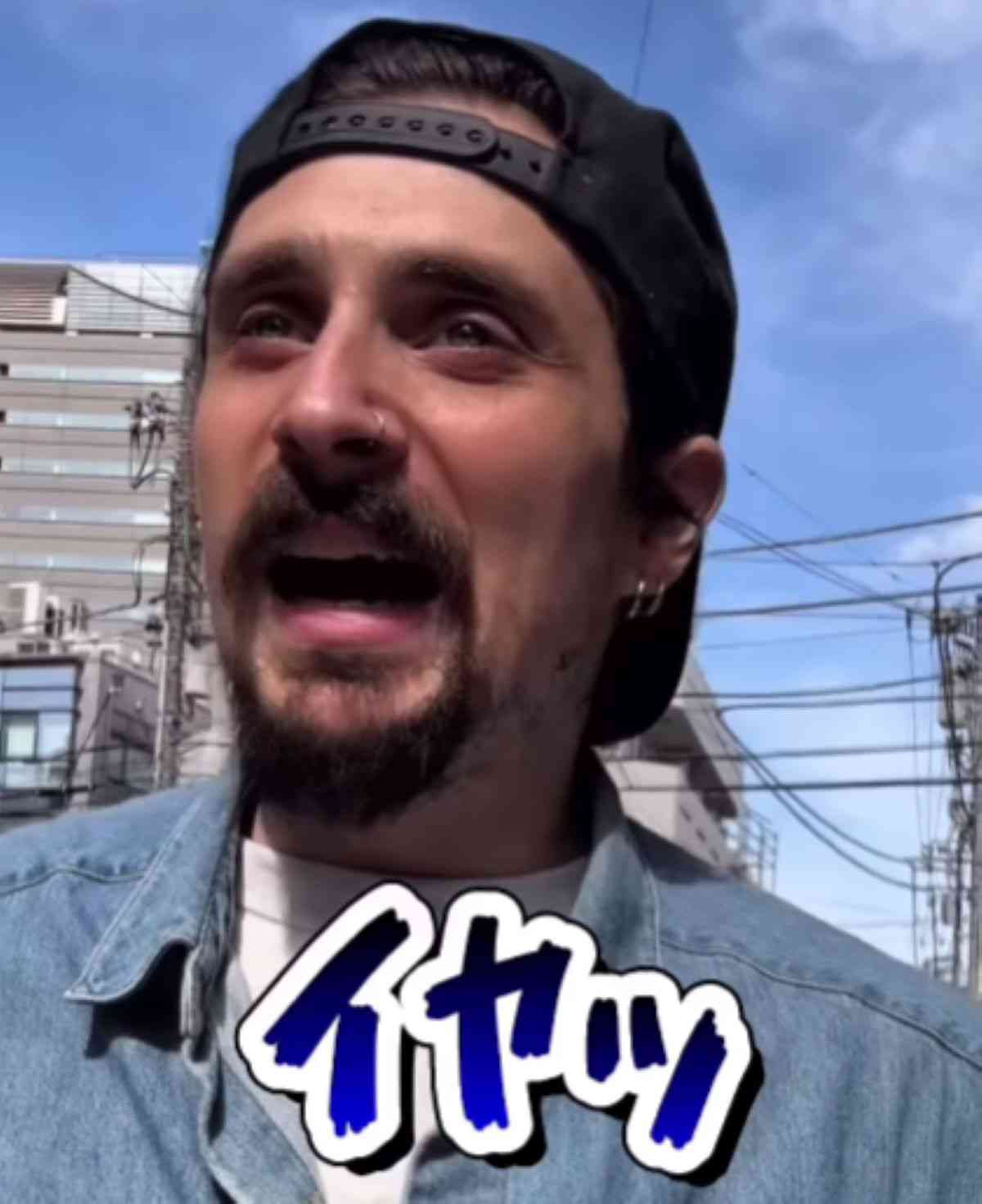 なんで夏に傘なの…？日本の「美白」文化に外国人からは「その美しさがわかんない」の声 日本には「色の白いは七難隠す」ということわざもありますね | LIMO | くらしとお金の経済メディア