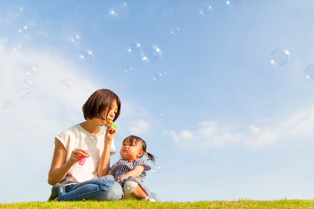     母子手当を受けられる年収は？その対象と具体的な支給額の計算方法！