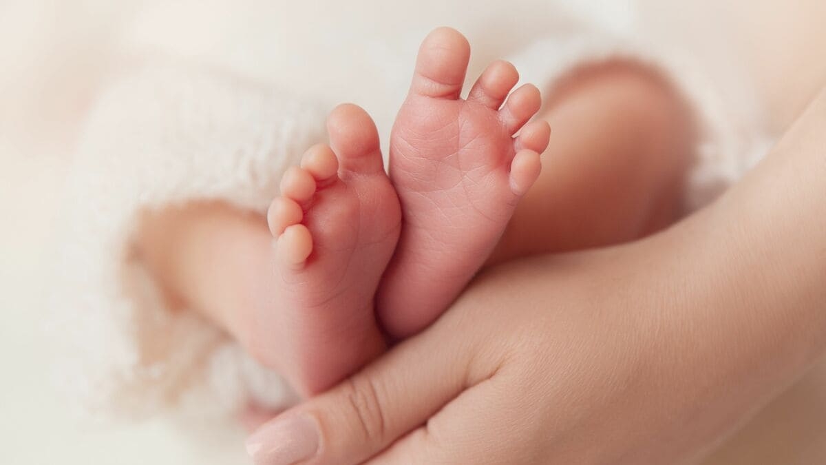 はっきり言って今の少子化対策は無理筋…｢若者にお金がないからではない｣日本の少子化が止まらない根本原因 たとえ日本人の年収を2000万円にしても出生率が上がるとは思えない | PRESIDENT Online（プレジデントオンライン）