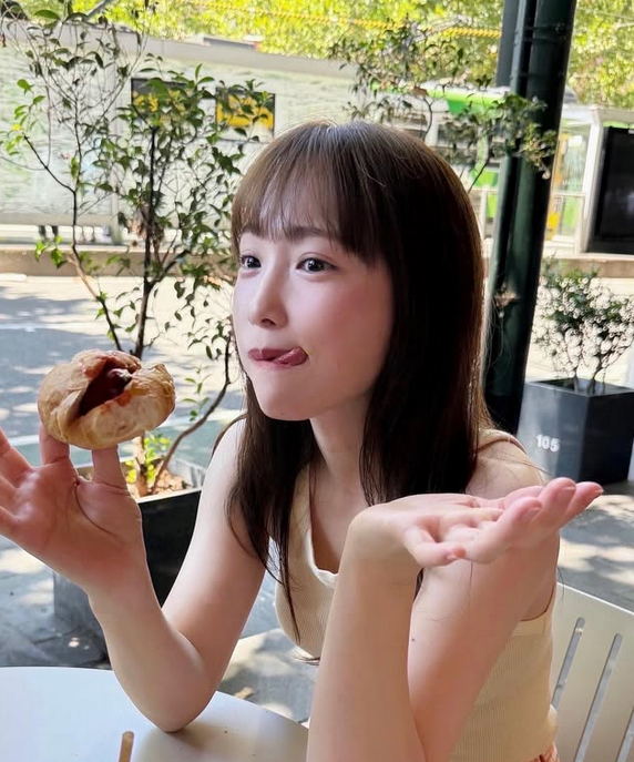 川栄李奈「いつも応援してくれている皆様へ」お知らせ投稿に祝福の声→「おめでとうございます」「がち嬉しい」