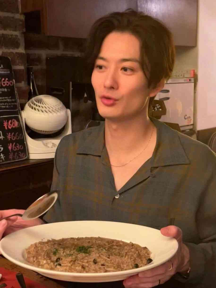 「新婚だもんね…」岡田将生〝結婚指輪キラリ〟なプライベートショットにファンざわつく「嫉妬嫉妬嫉妬」「将生に飯取り分けてもらえる世界線」：「おっ！」でつながる地元密着のスポーツ応援メディア 西スポWEB OTTO!