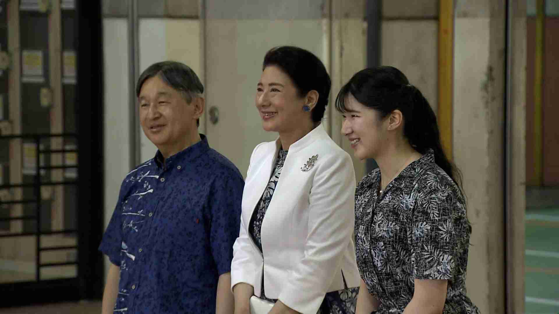 【速報】天皇ご一家が首里城公園へ　沖縄伝統の「かりゆし」に装い改め　火災から復元進める首里城視察　沖縄慰霊の旅2日目（FNNプライムオンライン（フジテレビ系）） - Yahoo!ニュース