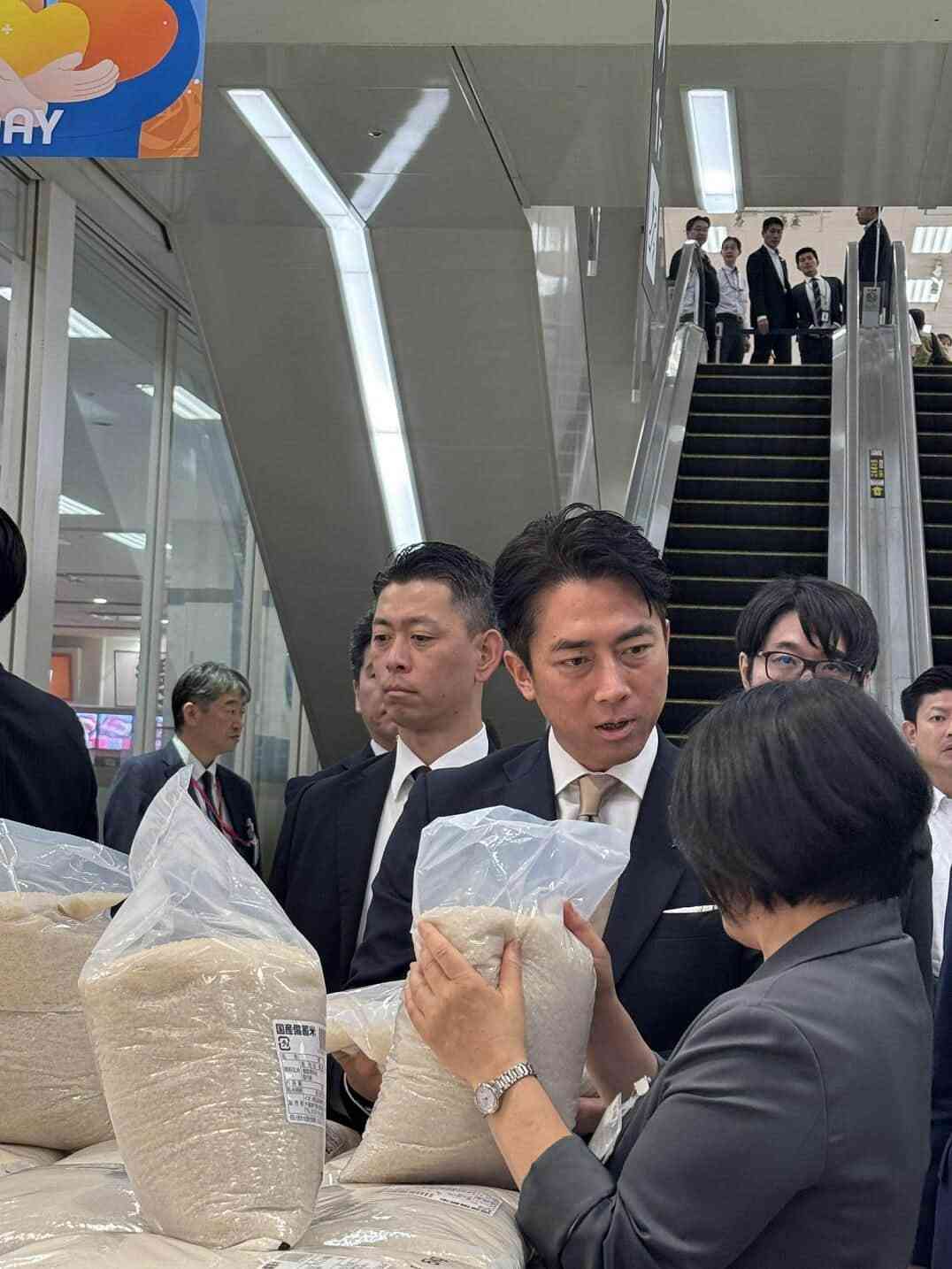 税金で買った備蓄米、2000円で売るのはおかしい？　「無料ではないか」の一部主張も...農水省に反論を聞いた: J-CAST ニュース【全文表示】