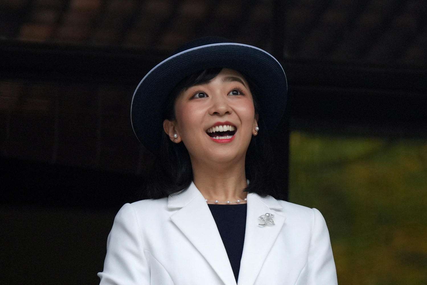 佳子さま、紺のハットなどシックな装い　ブラジルに到着される　約2週間、サンパウロなど訪問へ（日刊スポーツ） - Yahoo!ニュース