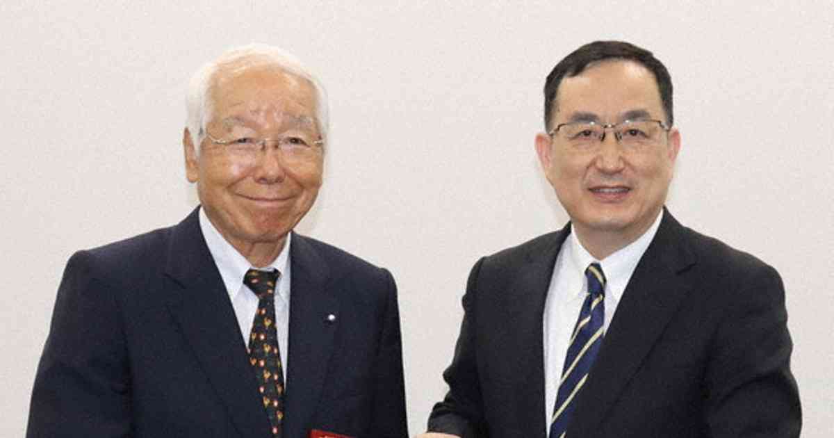 中国・広東省が井戸元知事表彰　友好発展に寄与　／兵庫 | 毎日新聞