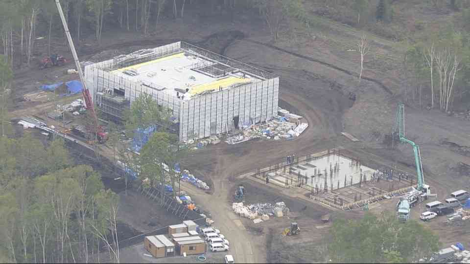 【独自】羊蹄山の麓にポツンと…中国系とみられる人物が建てようとしている建築物　森林法違反の可能性で北海道は工事停止を勧告　範囲を超えた無許可伐採か　倶知安町（HBCニュース北海道） - Yahoo!ニュース