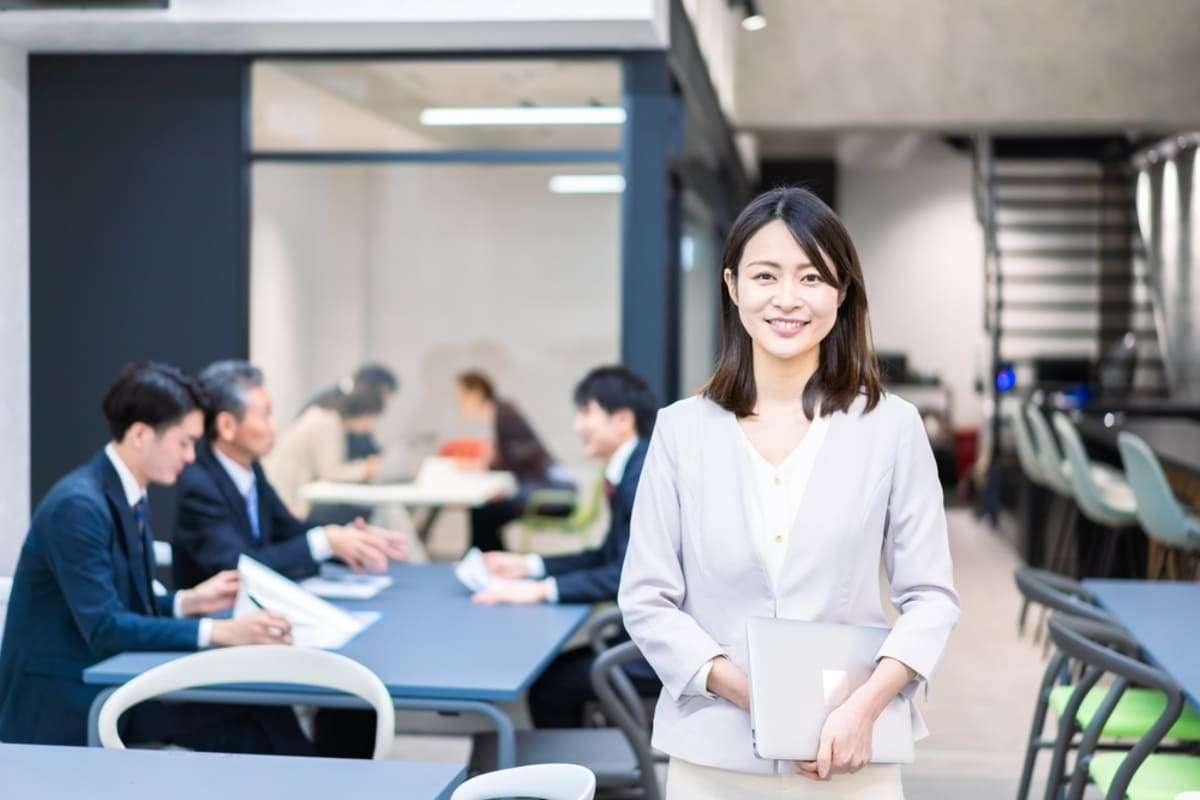 子どもが小学生になると「正社員は続けにくい」って本当？共働き家庭の「平均収入」と「正社員ママの割合」はどのくらい？（ファイナンシャルフィールド） - Yahoo!ニュース