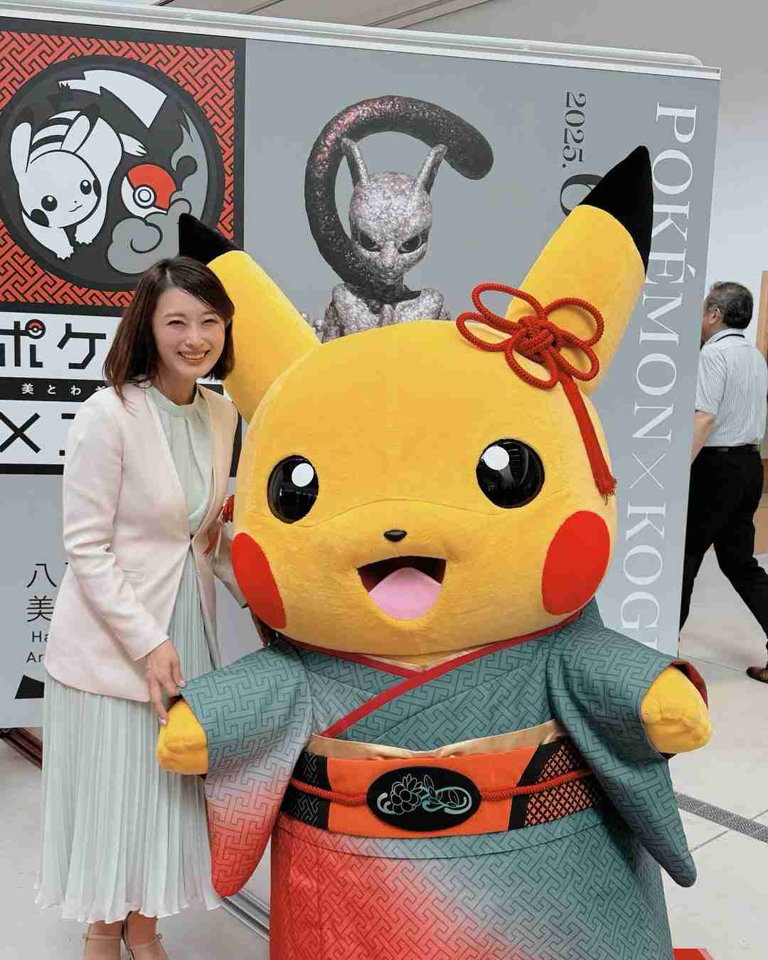 「美人すぎる市議」藤川優里氏45歳、変わらぬ美しさ手でハートを 初当選から18年...八戸市議会初の女性議長に