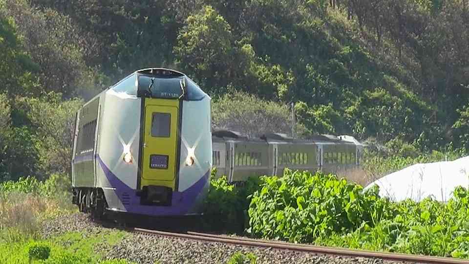 特急列車内で40代女性客が暴れる　自ら非常ボタンを押し緊急停車させ…運転再開後に再び暴れ、八雲駅で警察が保護　最大34分の遅れ　JR北海道・函館線|HBC北海道放送