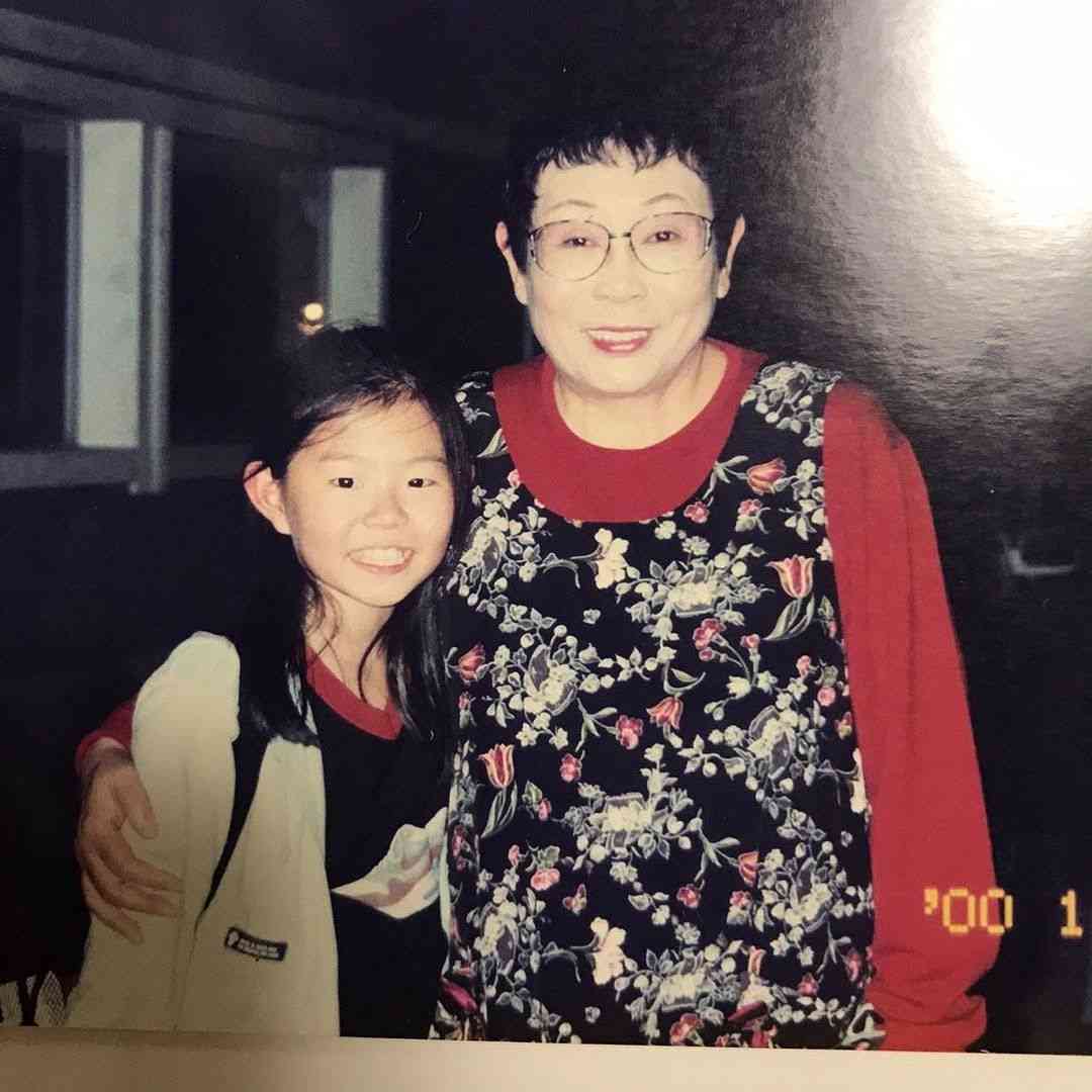 〝渡鬼2ショット〟35歳元天才子役と99歳現役プロデューサーの密着写真に大反響「かすちゃーん。変わらない」「石井先生とかずちゃん！」「いい写真だぁ」：「おっ！」でつながる地元密着のスポーツ応援メディア 西スポWEB OTTO!