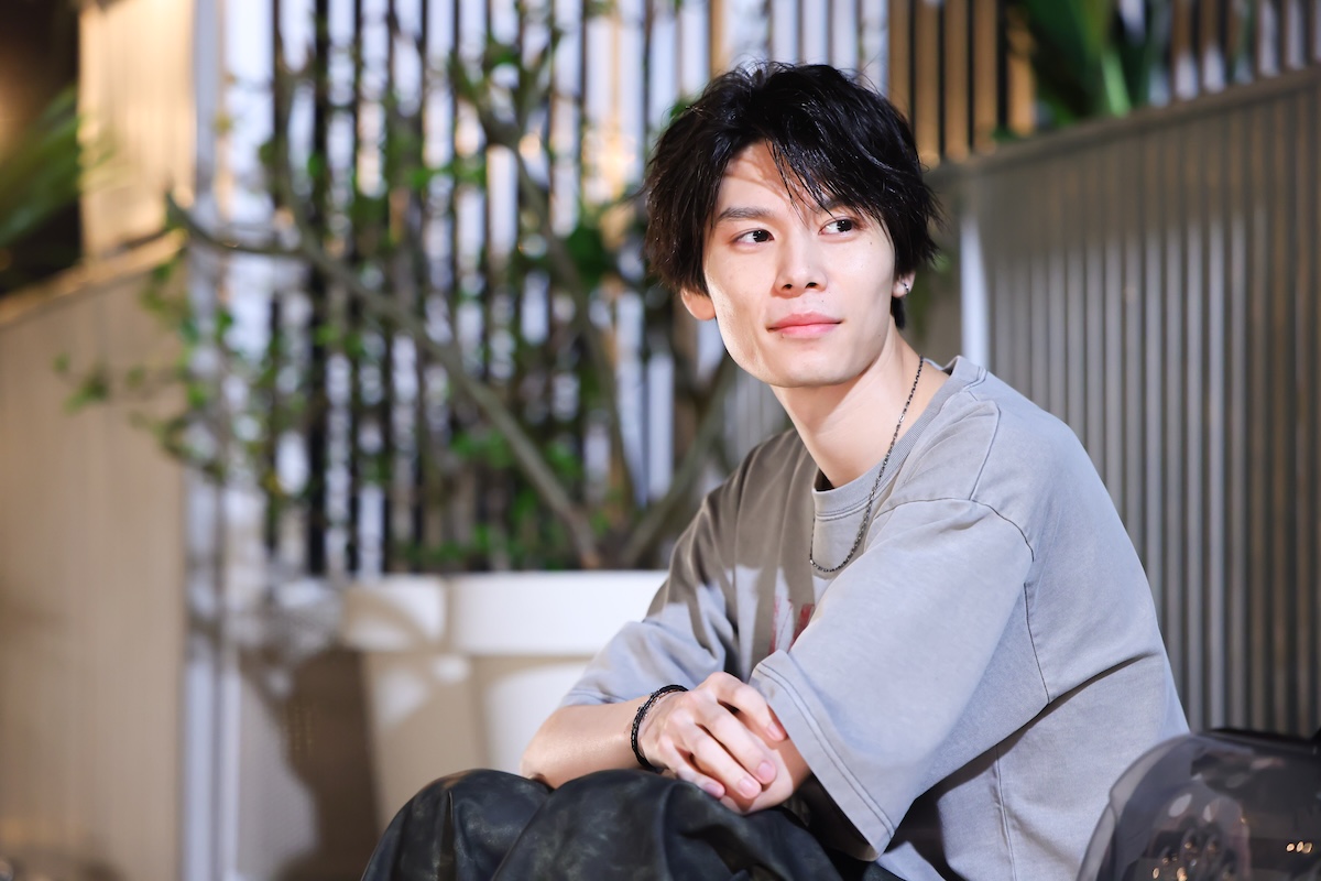 萩原利久、『初恋DOGs』の役作りで生きた“ポジティブさ”　「すごく楽しい」撮影秘話も｜Real Sound｜リアルサウンド 映画部
