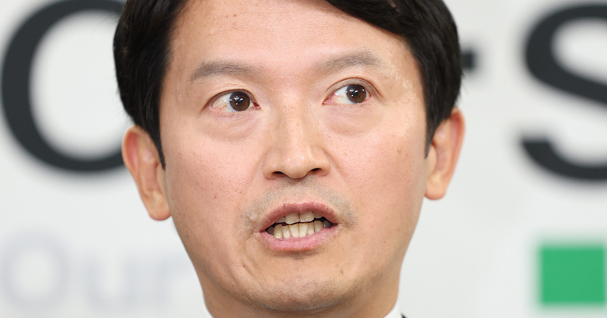 「クレーム電話鳴り止まず県政担当から外れた」兵庫・斎藤知事　会見で記者が異例の訴え…明かされた“被害”にネット騒然 | 女性自身