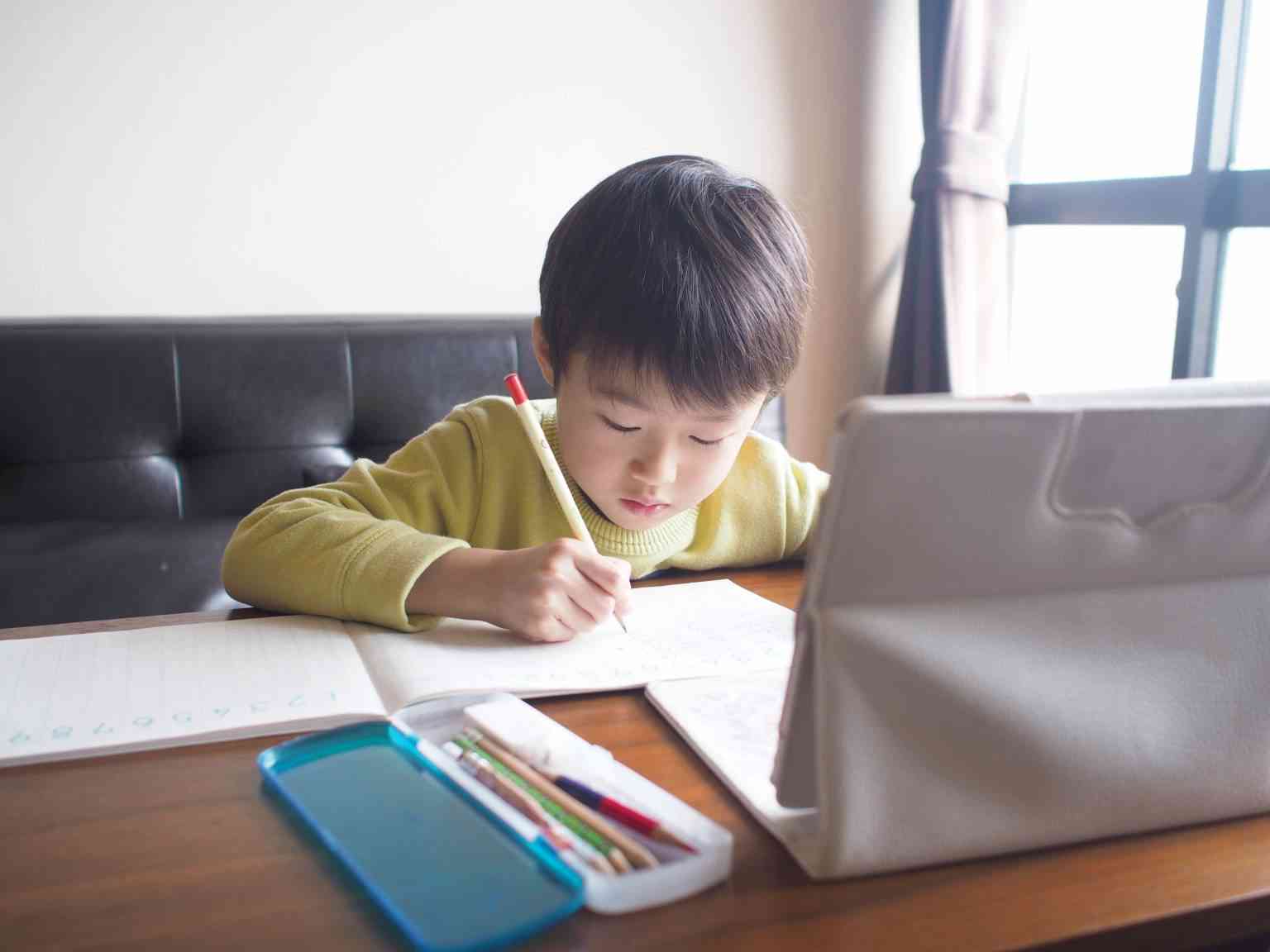 「子どもにAIを使わせるなんて…」という声もあるけど…育児でフル活用する母が語る“本当に大切なこと”