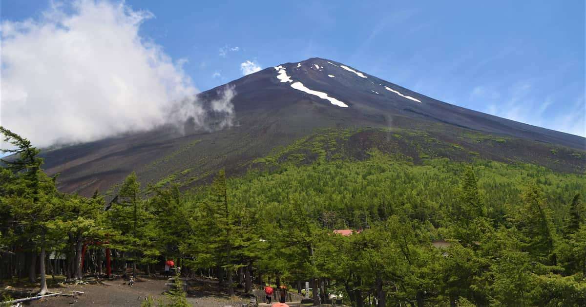富士山で５８歳中国人男性が遭難死、「吉田ルート」８合目付近　今シーズン初 - 産経ニュース