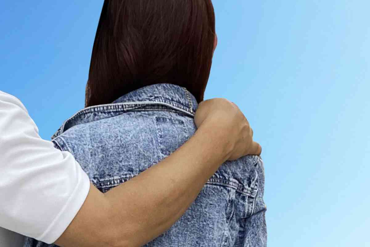 「レンラクサキオシエテ」訪日外国人たちのナンパ行為に戸惑う女性たちの本音 コンビニや電車内での強引な声かけやボディタッチに「怖くなって走って逃げました」 | マネーポストWEB