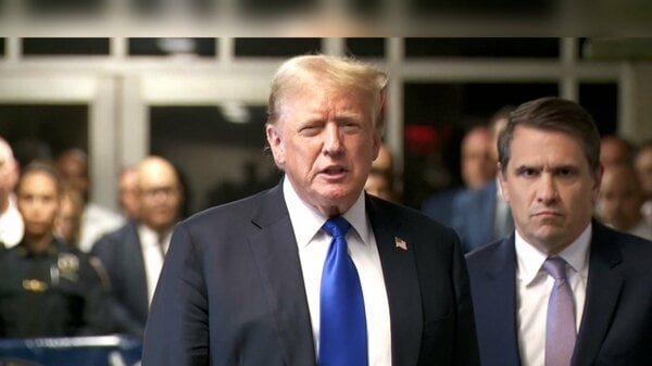 宇宙人とUFOにトランプ氏が注目発言「何かがいる可能性は非常に高い」名門ハーバード大研究者「未確認知的生命体が既に地球に潜んでいる可能性も」 FNNワシントン支局　中西孝介｜FNNプライムオンライン