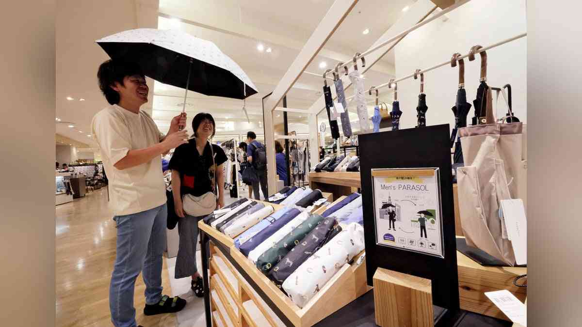 メンズ日傘「抵抗感はあるけど」売り上げ５年で７倍、ブランドも誕生…猛暑で「男の新必需品」に : 読売新聞