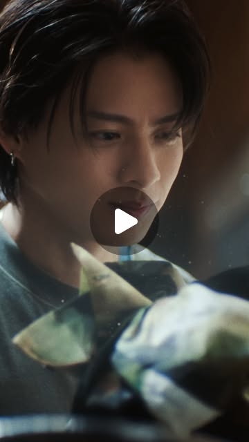 ランドリン / Laundrin | 平野紫耀さんがランドリン新イメージキャラクターに就任✨️8/1(金)から新CM「希望の気配がする。」篇がスタート♪WEB限定で、フルバージョンも公開中プロフィールのURLをチェック☑ぜひティーフレグランス「カモミールティーの香り」と共に、お楽しみください。... | Instagram