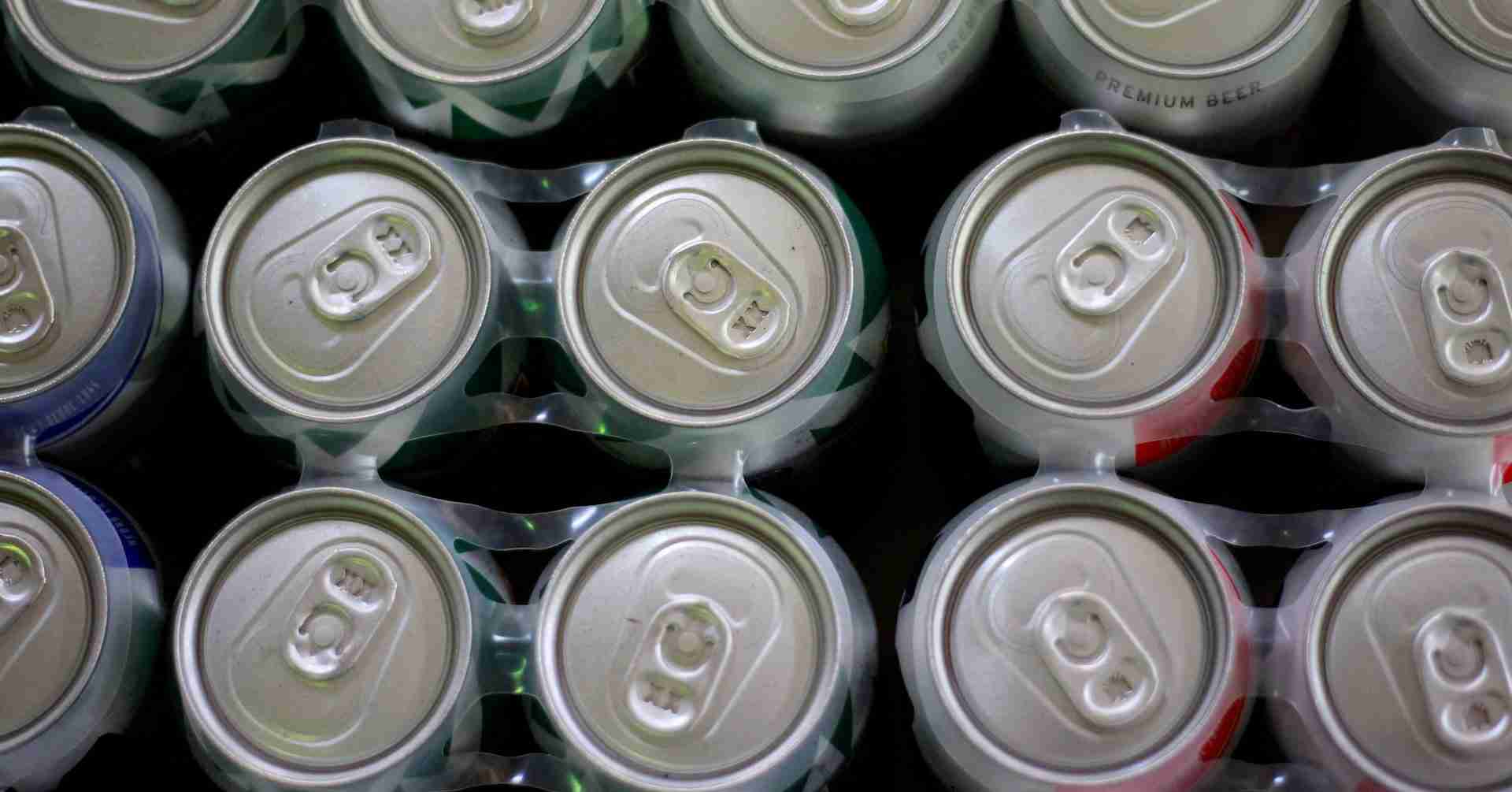 ＷＨＯ、砂糖入り飲料・アルコール・たばこの50％値上げを要請 | ロイター