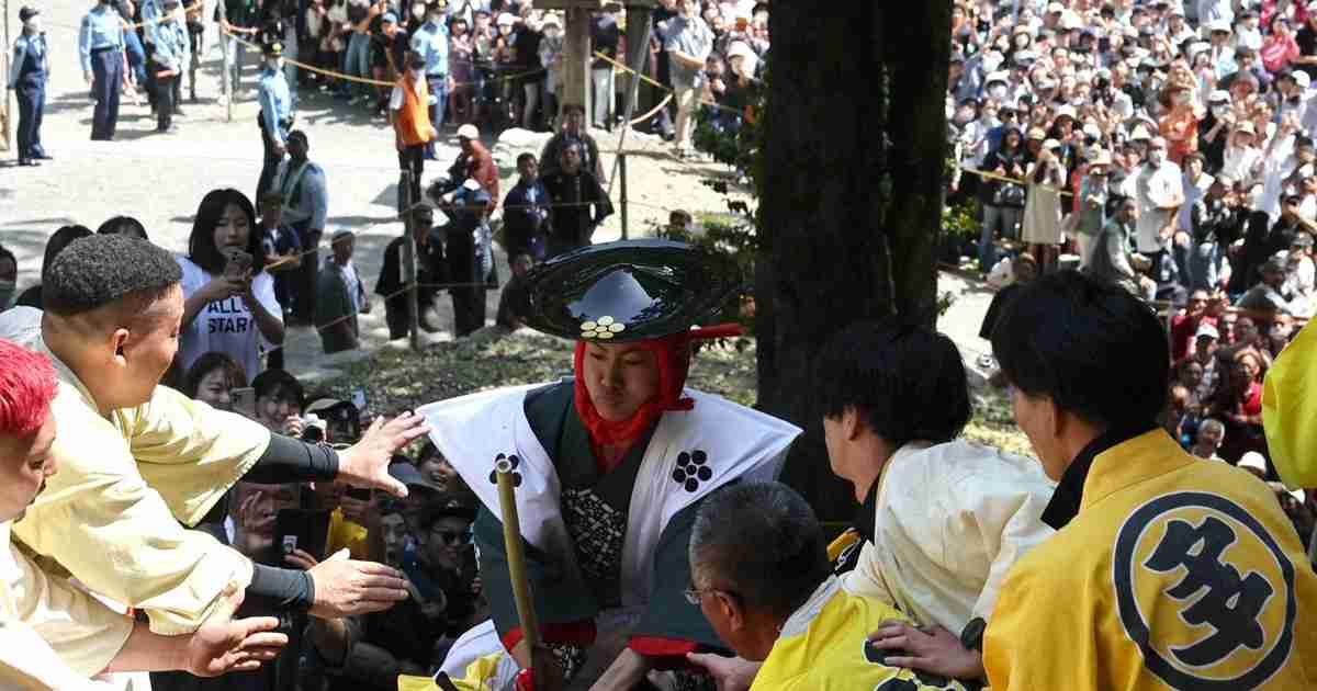 上げ馬神事で虐待か　動物愛護法違反容疑で12人書類送検　三重 | 毎日新聞
