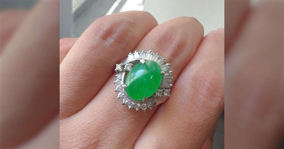 メルカリでシルバー製だと思って買った翡翠らしき指輪、もしやと思い鑑別に出した結果がこちら「なぁーにぃぃぃ!?」 - Togetter [トゥギャッター]