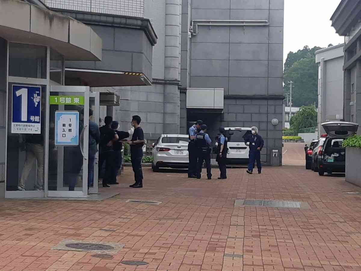 「トラブルになりけんかになった」大学キャンパス内で知人の男子大学生の太もも千枚通しで刺した疑い　19歳の大学生の男逮捕　仙台 | TBS NEWS DIG