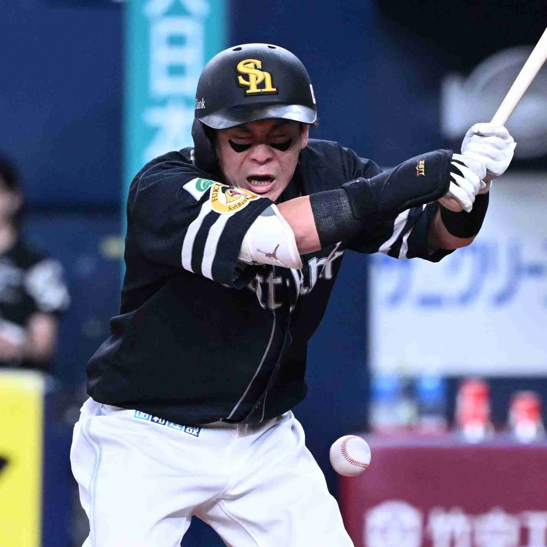 「明日、病院に行きます」　ソフトバンク小久保監督、左肘付近の死球で途中交代の牧原大成に言及　本人は「大丈夫です」を強調（西スポWEB OTTO！） - Yahoo!ニュース