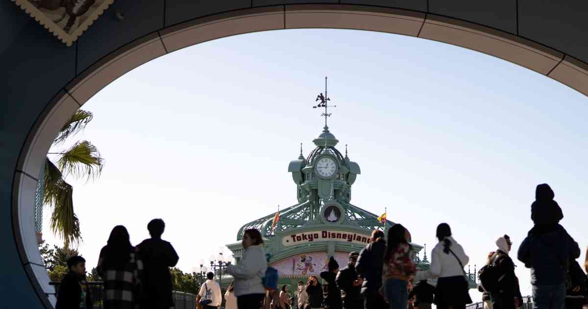 自民党議員、裏金を「ディズニーランド」で使っていた…さらにブランド品・190万の高額医療費まで、やりたい放題の「カード明細書」を公開する（週刊現代,宮下 直之） | 現代ビジネス | 講談社