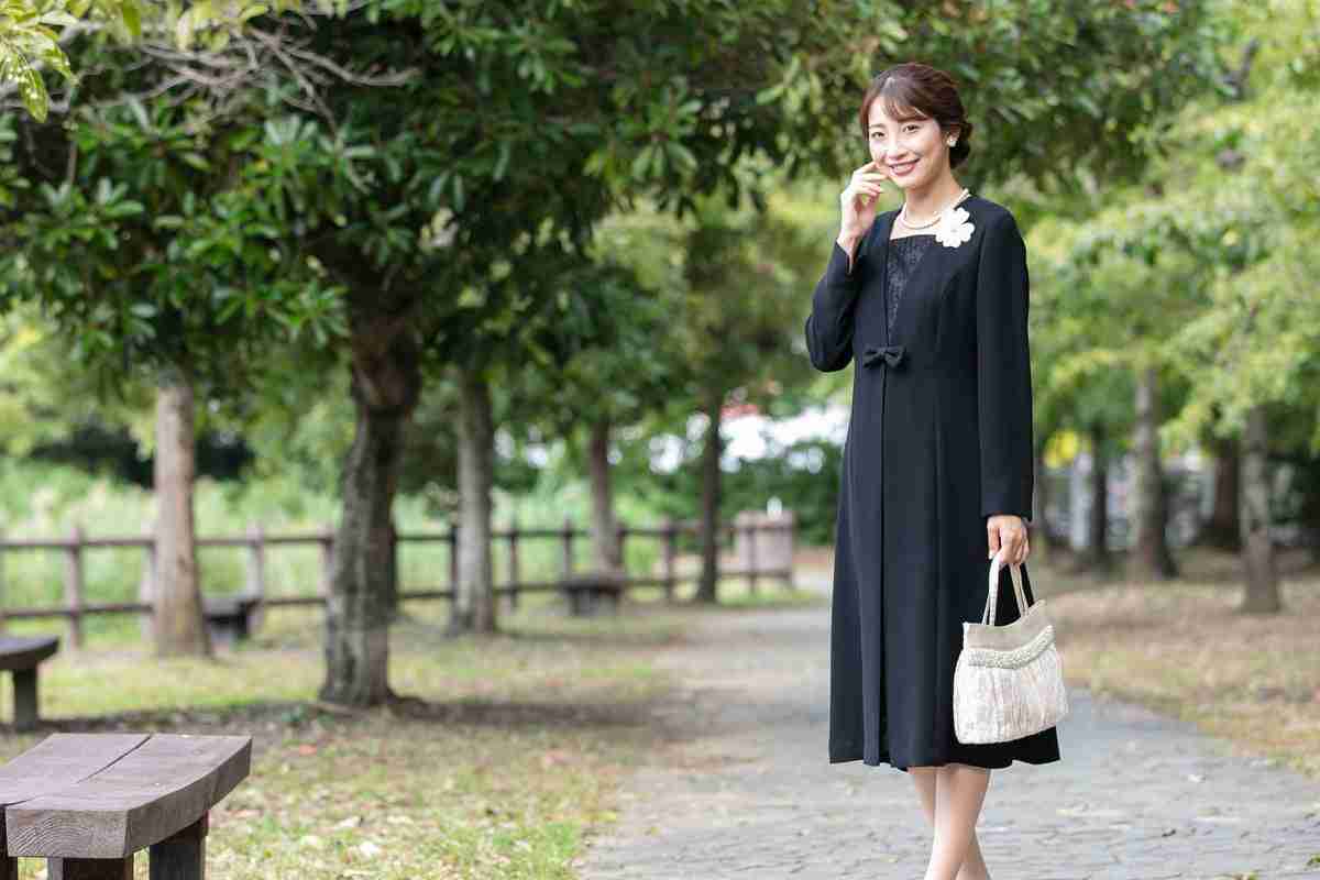     卒業式、入学式で喪服はNG？着用OKなブラックフォーマルについて解説！ – MONOIR  