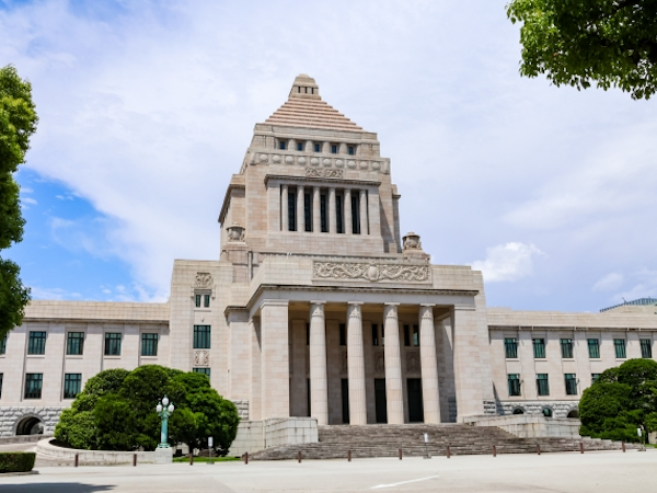 新自由主義とは何かわかりやすく説明！自由主義との違いも解説 | 東証マネ部！