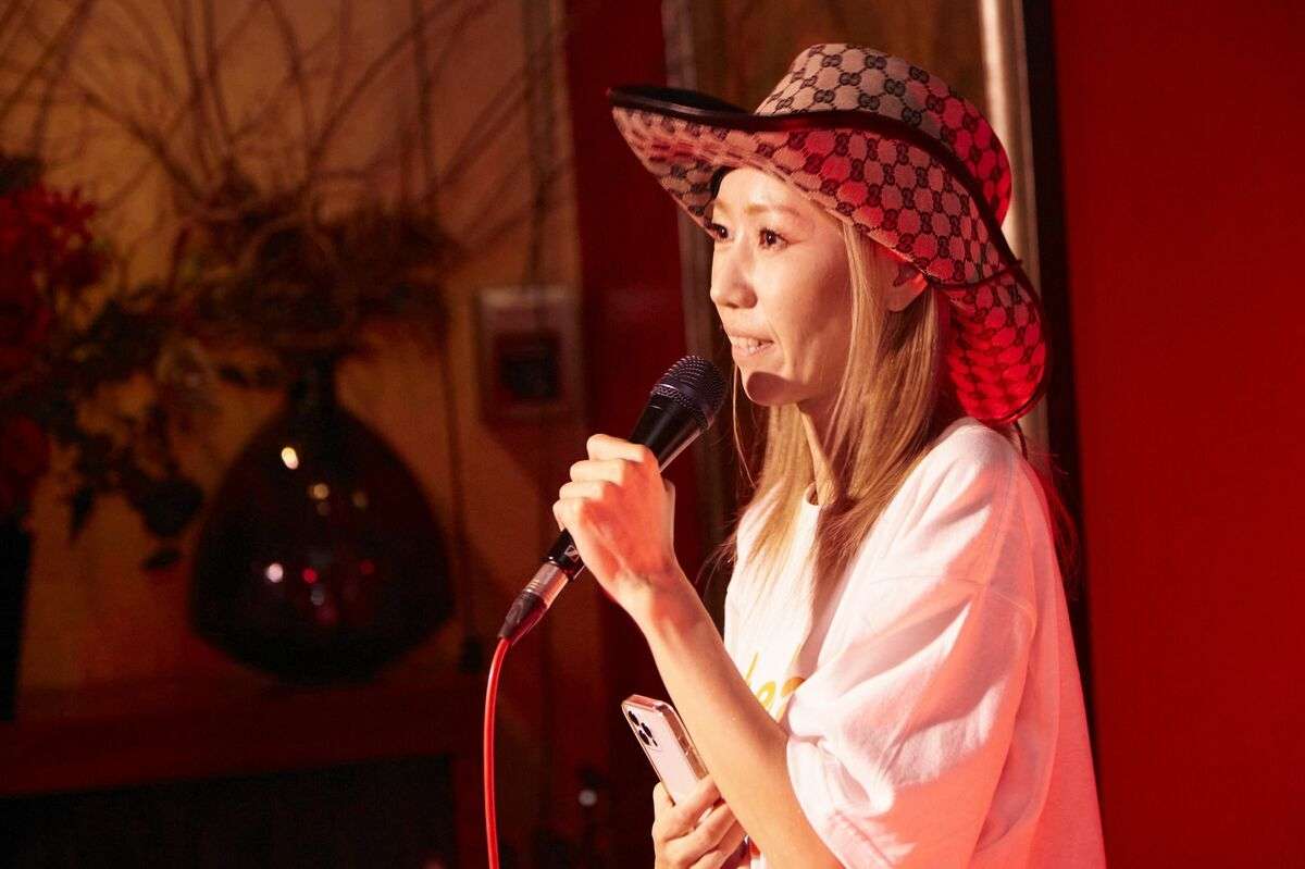元オリコン1位歌手shela、≪22年ぶり奇跡の復活≫が示す、幸福な「推し活」と「推され活」の極意 | ゲーム・エンタメ | 東洋経済オンライン